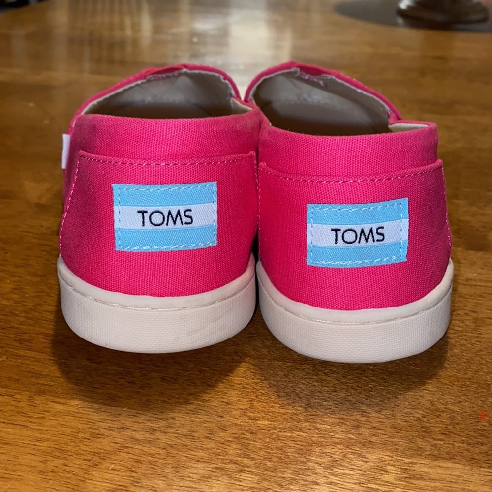 Pink Toms - Picture 3 of 4